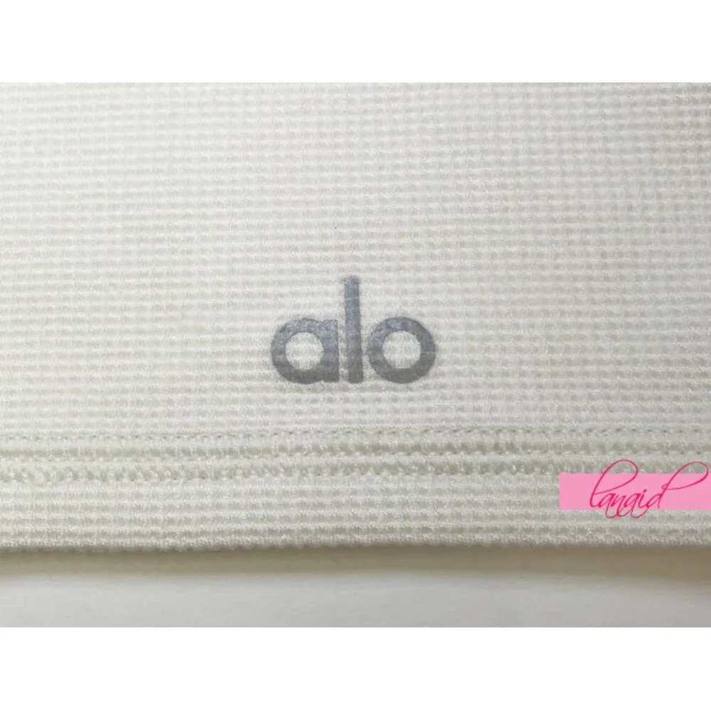 Alo Microwaffle Pleasant Boyshort Ivory Cream Waffle Thermal Mini Stretch Shorts
